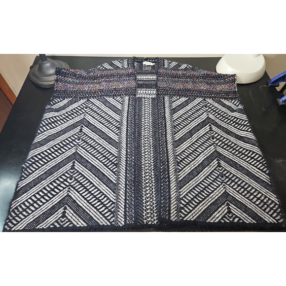 Anthropologie Molly Bracken EUC Wrap Sweater Cardigan Poncho M/L Bohemian Aztec - Picture 11 of 16